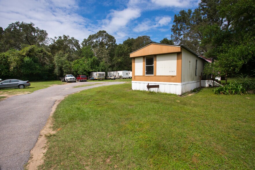 More Photos Of 9771 Guidy Ln, Pensacola Manufactured Housing Mobile Home Park For Sale