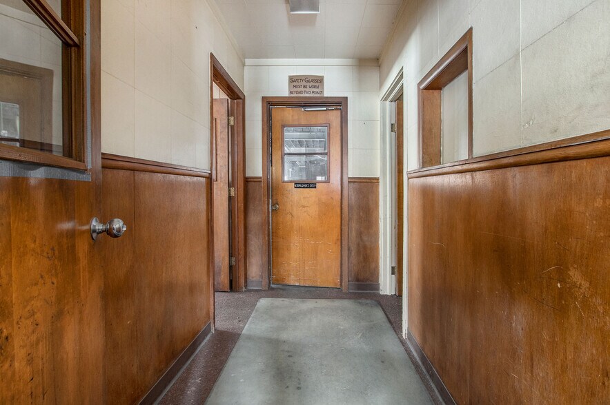 More Photos Of 2632 Park St, Muskegon Heights Warehouse For Sale