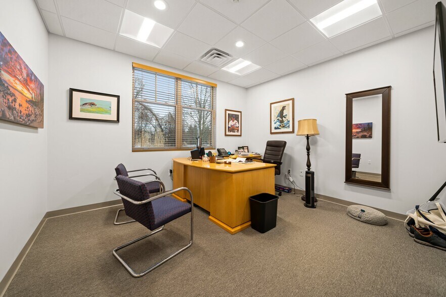 More Photos Of 288 S River Rd, Bedford Medical For Lease