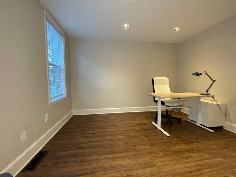 More Photos Of 123 N Henry St, Alexandria Office For Lease