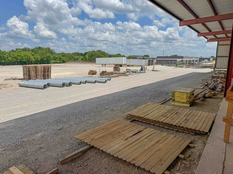 More Photos Of 5700 SE 70th, Oklahoma City Showroom For Sale