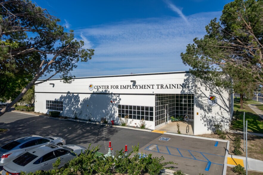 Primary Photo Of 1741 Fiske Pl, Oxnard Warehouse For Sale