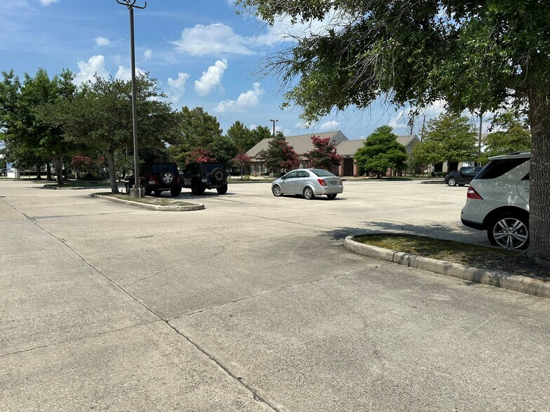 More Photos Of 2053 Gause Blvd E, Slidell Office For Lease