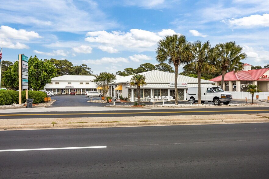More Photos Of 1204 N Lake Park Blvd, Carolina Beach Light Distribution For Sale