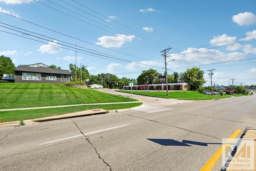More Photos Of 665 Keyes Ct, Marion Carwash For Sale