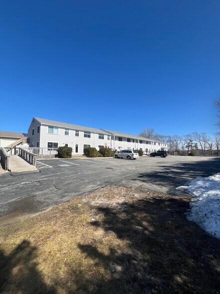 More Photos Of 254 Shore Rd, Buzzards Bay Office For Sale