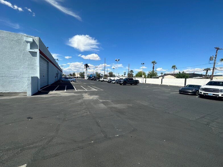 More Photos Of 3105 E Sahara Ave, Las Vegas Auto Repair For Lease