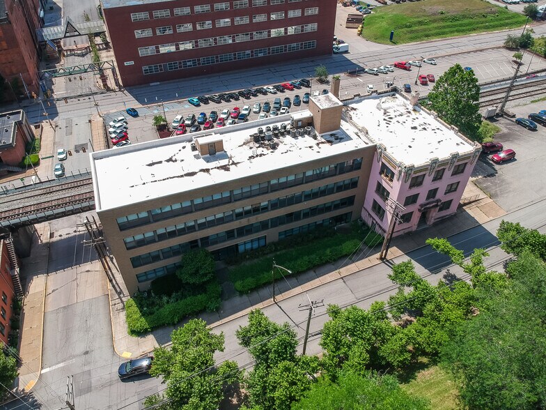 More Photos Of 664 Linden Ave, East Pittsburgh Flex For Sale