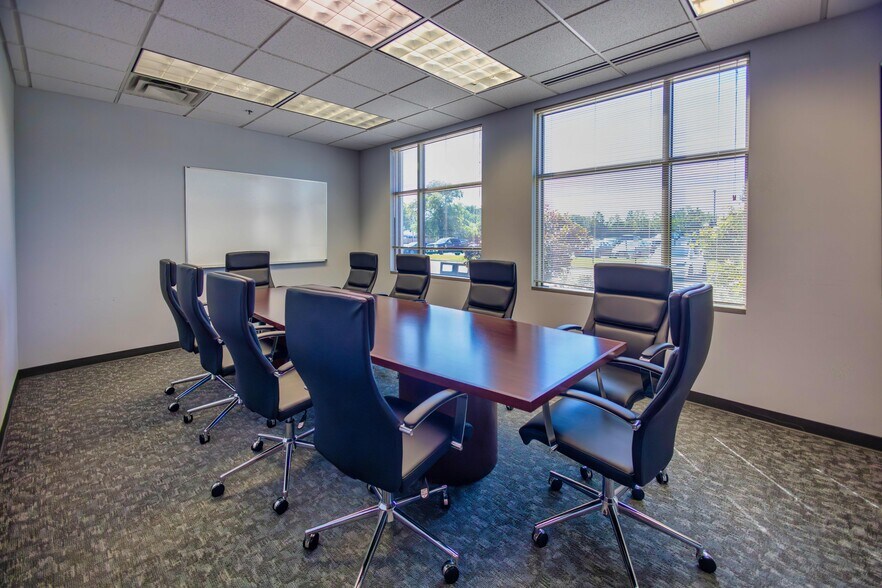 More Photos Of 2400 S Wolf Rd, Westchester Office For Lease