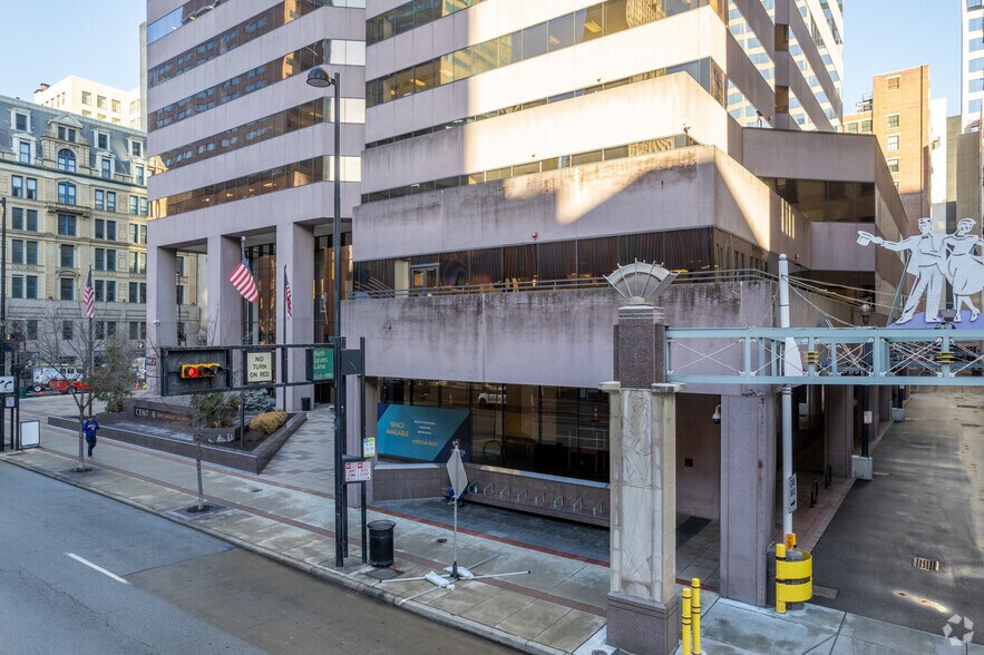 More Photos Of 600 Vine St, Cincinnati Office For Lease