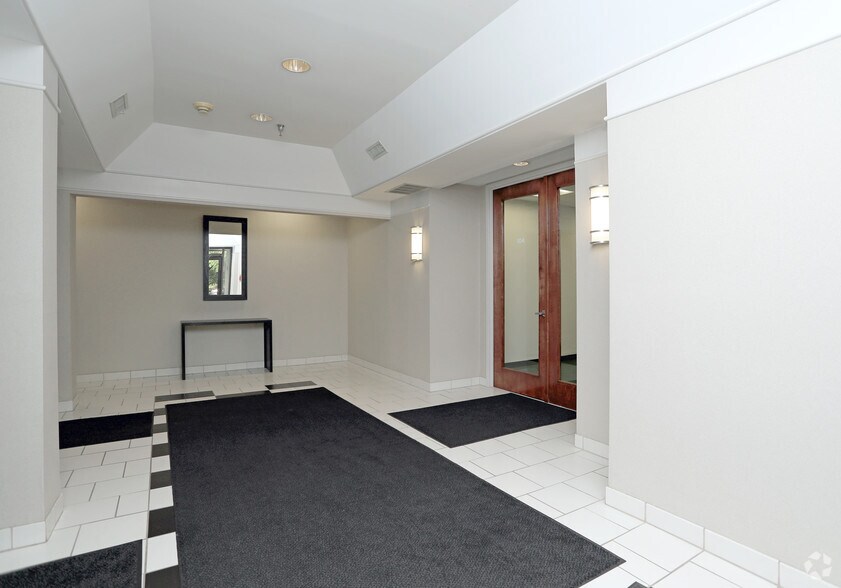 More Photos Of 14900 Sweitzer Ln, Laurel Office For Lease