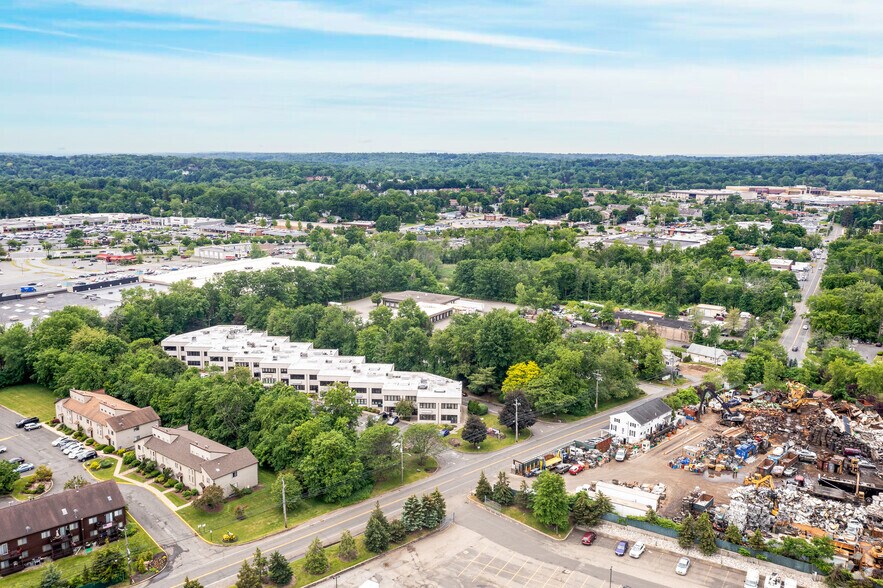 More Photos Of 121 West Nyack Rd, Nanuet Office For Lease