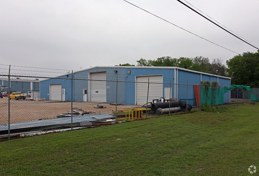 Primary Photo Of 1400 W Marvin Ave, Waxahachie Warehouse For Sale