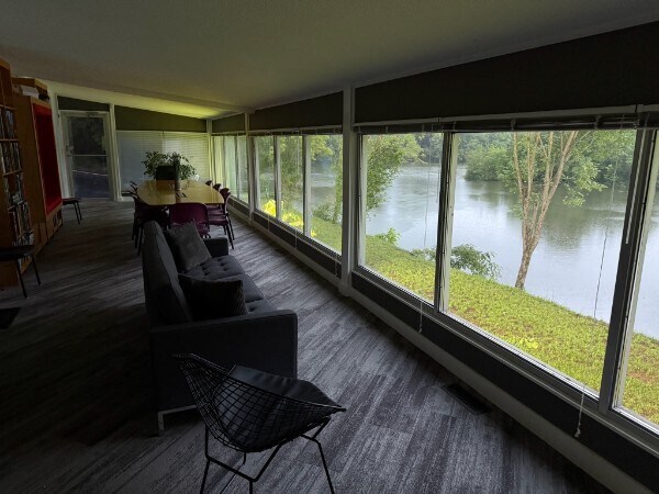 More Photos Of 410 Dinah Shore Blvd, Winchester Office Residential For Sale