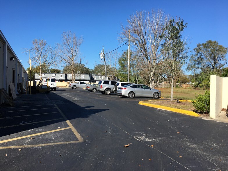 More Photos Of Semoran Blvd @ Semoran Blvd. (SR. 436) & Winter Wo, Winter Park Unknown For Lease