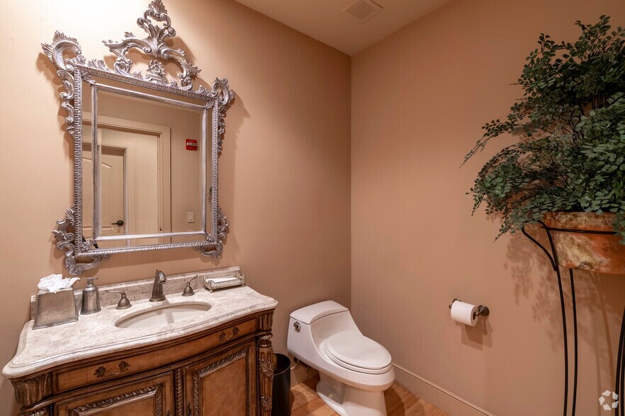 More Photos Of 83 Orchard Hill Park Dr, Leominster Office For Sale