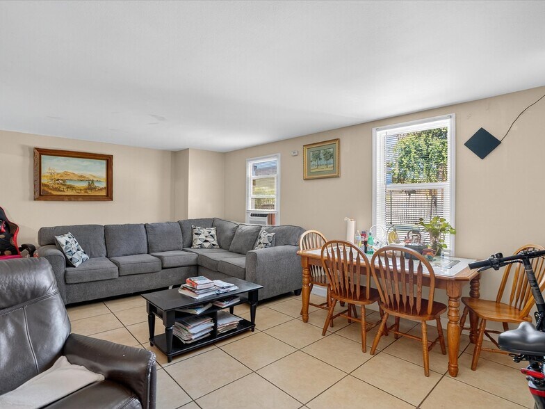 More Photos Of 219 Magnolia Ave, Daytona Beach Storefront Retail Residential For Sale