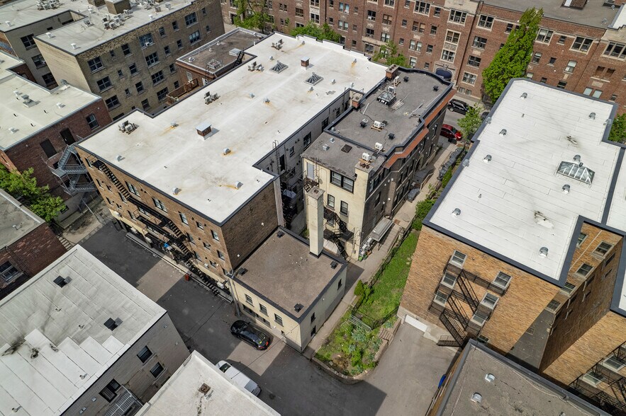 More Photos Of 2066-2070 Av Lincoln, Montréal Apartments For Sale