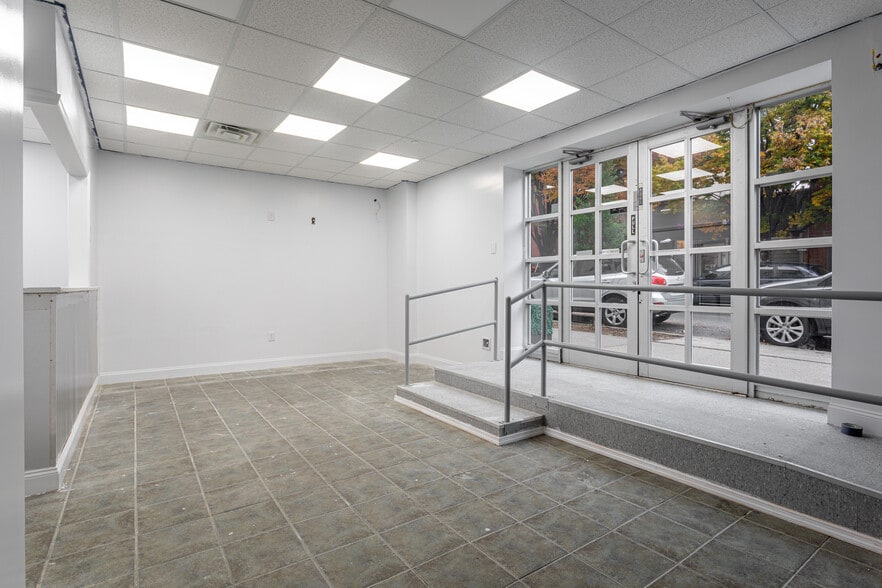 Primary Photo Of 182 Smith St, Brooklyn Medical For Lease