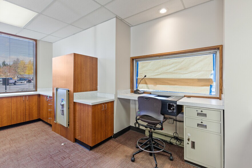 More Photos Of 5513 Highway 2, Priest River Bank For Lease