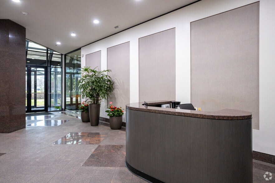 More Photos Of 1111 N Loop W, Houston Office For Lease