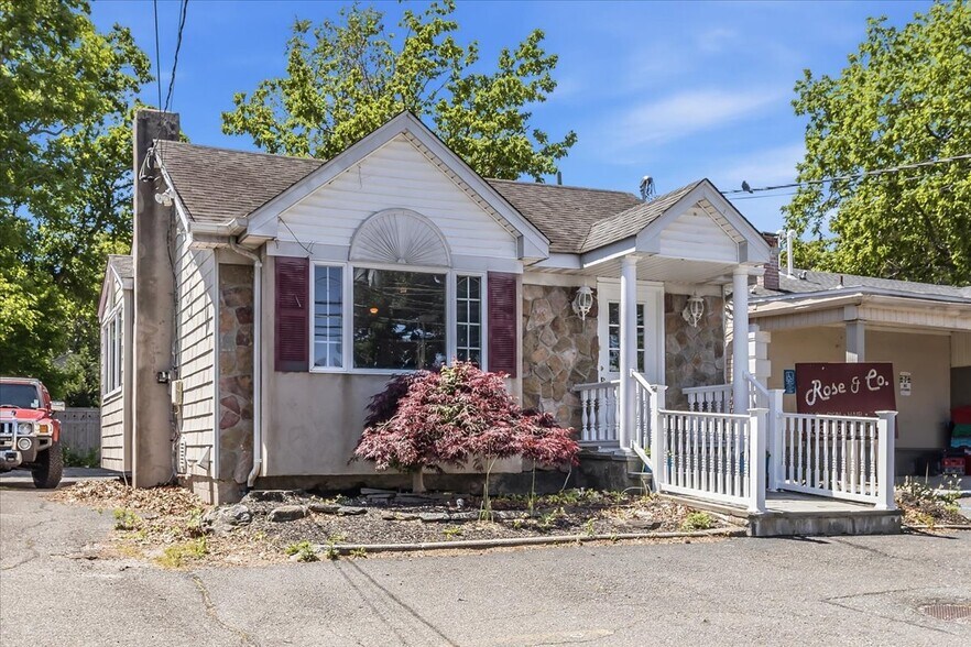 More Photos Of 774 Townline Rd, Hauppauge Research And Development For Sale