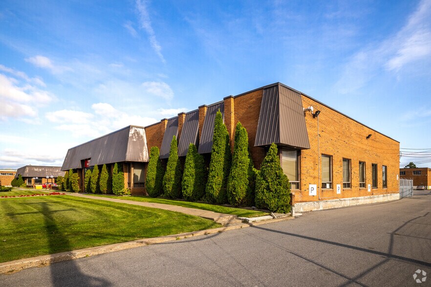 More Photos Of 1600-1650 Boul Saint-Régis, Dorval Industrial For Sale