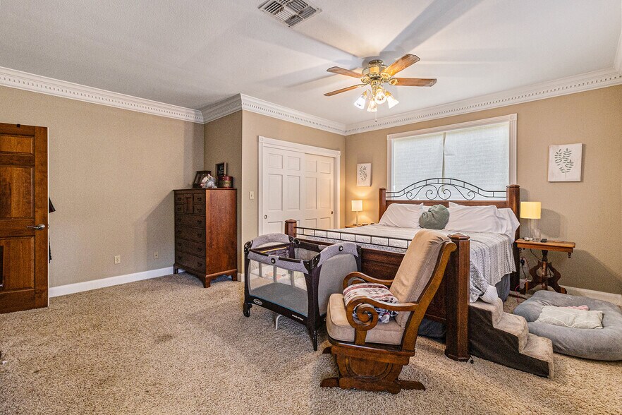 More Photos Of 1454 Oday Rd, Pearland Light Manufacturing For Sale