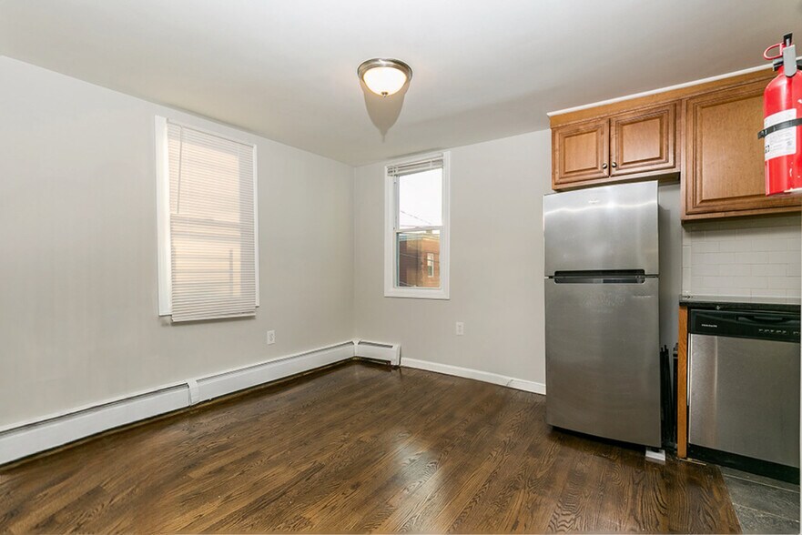 More Photos Of 16 Weldon St, Jersey City Multifamily For Sale