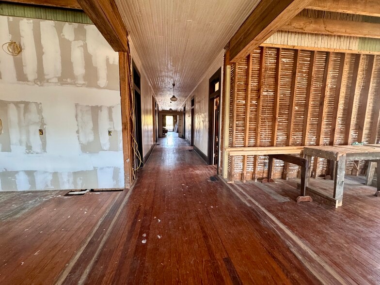 More Photos Of 2720 Cleveland St, Elloree Storefront Retail Residential For Sale