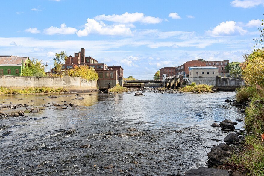 More Photos Of 70 W River St, Orange Warehouse For Lease