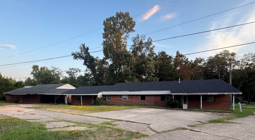 More Photos Of 3 Luker Cir, Selma Multifamily For Sale