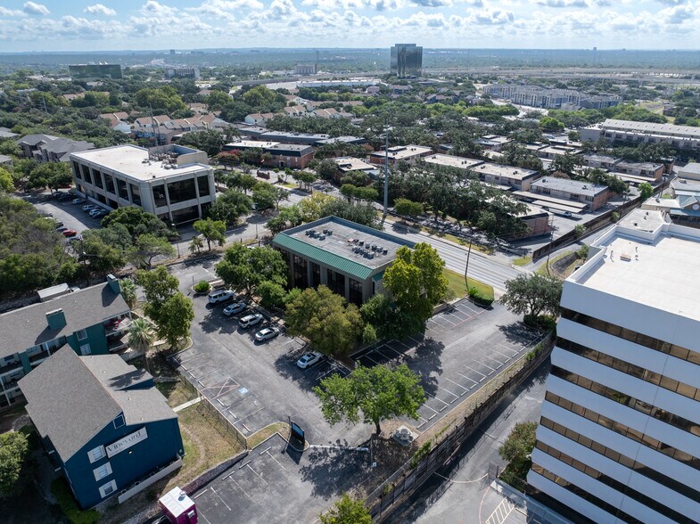 More Photos Of 7475 Callaghan Rd, San Antonio Office For Lease