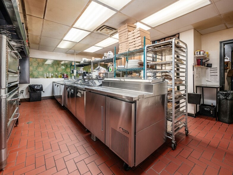 More Photos Of 1660-1664 W 1st Ave, Columbus Freestanding For Sale