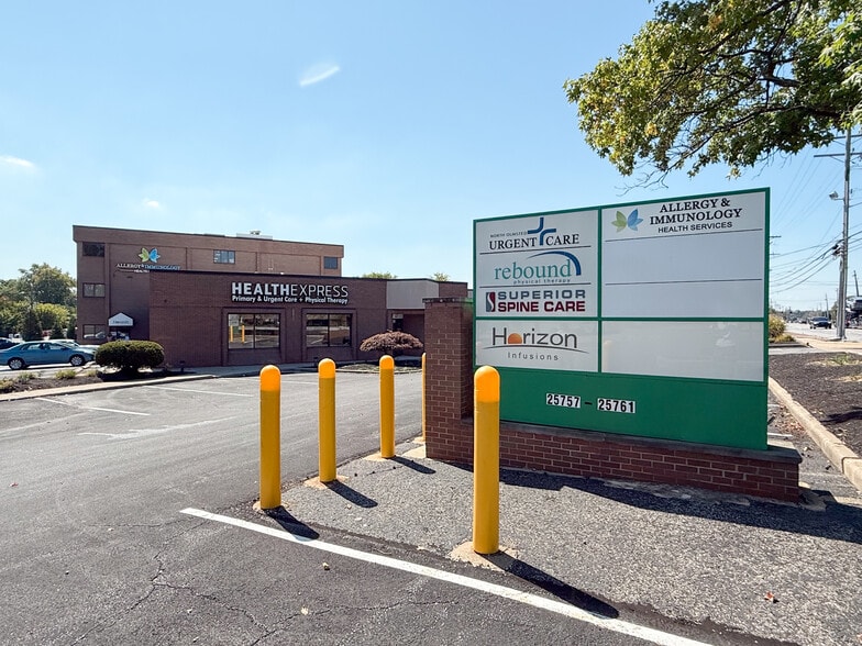 More Photos Of 25757-25761 Lorain Rd, North Olmsted Medical For Lease