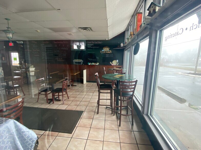More Photos Of 49 Waterbury Rd, Prospect Storefront For Sale