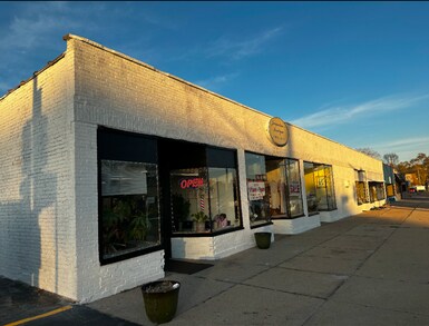 More Photos Of 814-824 Glen Flora Ave, Waukegan Storefront For Lease
