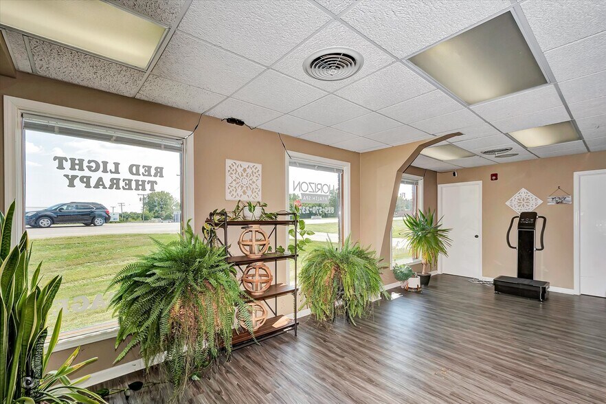 More Photos Of 1112 E Railroad St, Sandwich Office For Sale