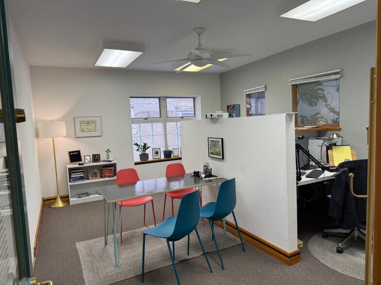 More Photos Of 1124 Florence Ave, Evanston Office Residential For Lease