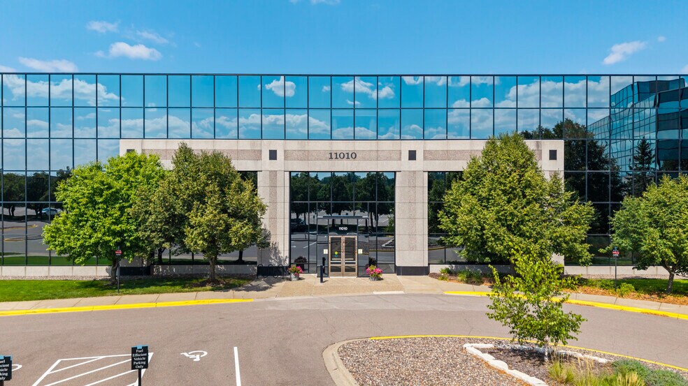 More Photos Of 11010 Prairie Lakes Dr, Eden Prairie Office For Lease