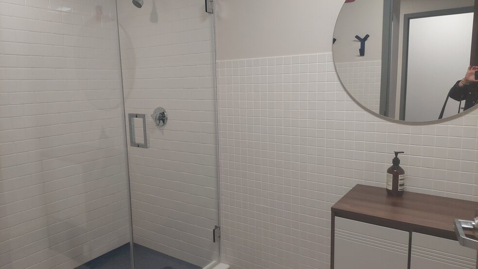 More Photos Of 500 Cummings Ctr, Beverly Office For Lease