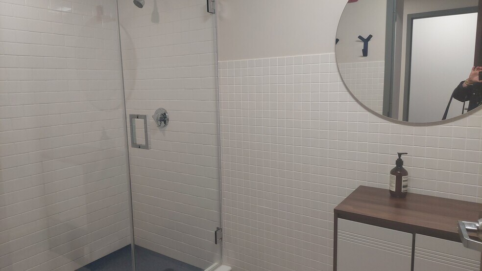 More Photos Of 500 Cummings Ctr, Beverly Office For Lease