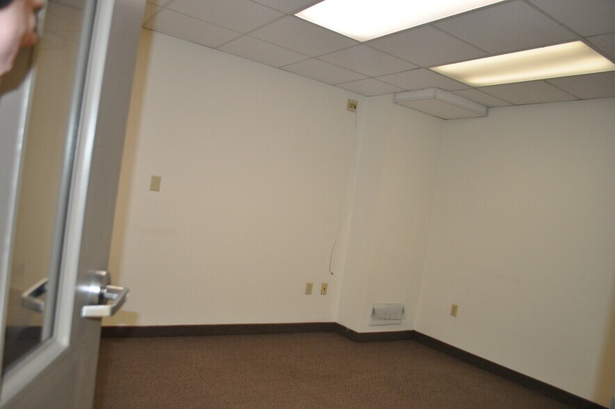 More Photos Of 1500-1510 Route 61 Hwy S, Pottsville Office For Lease