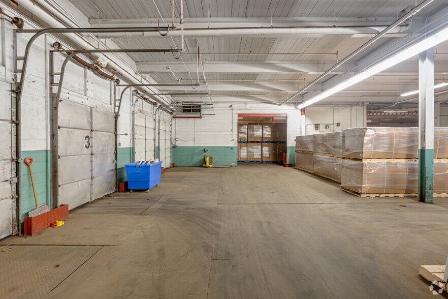 More Photos Of 340 Waterman Ave, Smithfield Warehouse For Lease