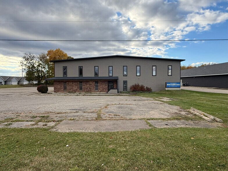 Primary Photo Of 8767 N 32nd St, Richland Warehouse For Sale