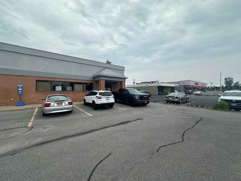 More Photos Of 4407 Military Rd, Niagara Falls Storefront Retail Office For Lease