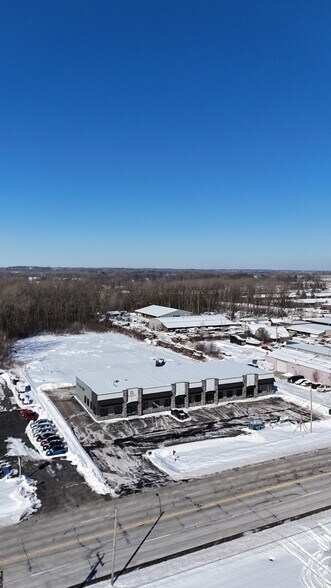 More Photos Of 1111 N Military Ave, Green Bay General Retail For Lease