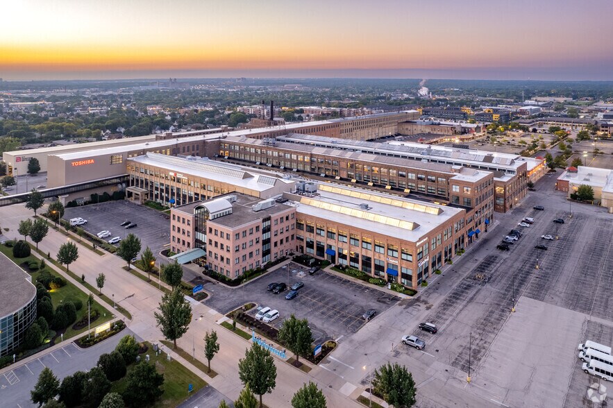 More Photos Of 6737 W Washington St, West Allis Office For Lease