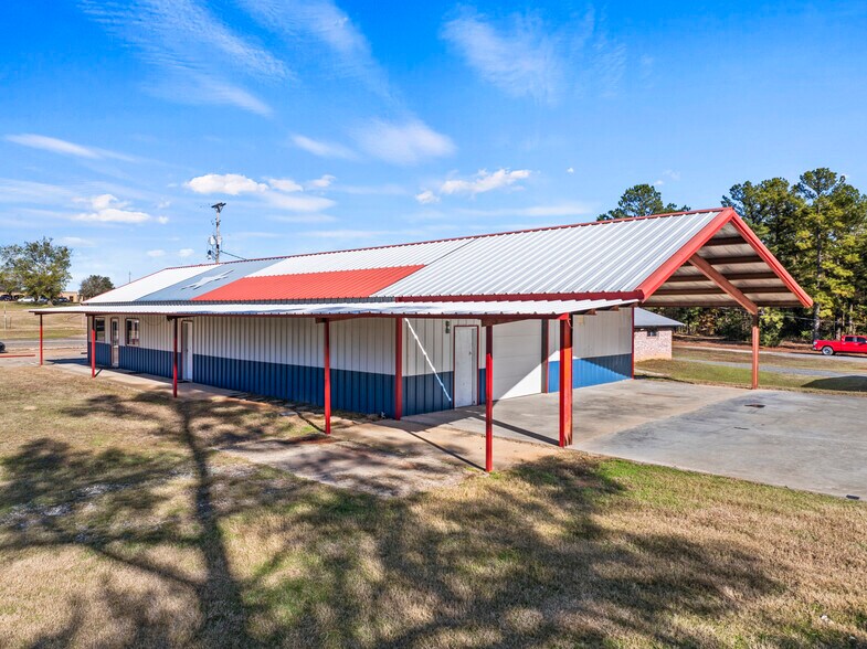 More Photos Of 802 E Main St, Omaha Flex For Sale