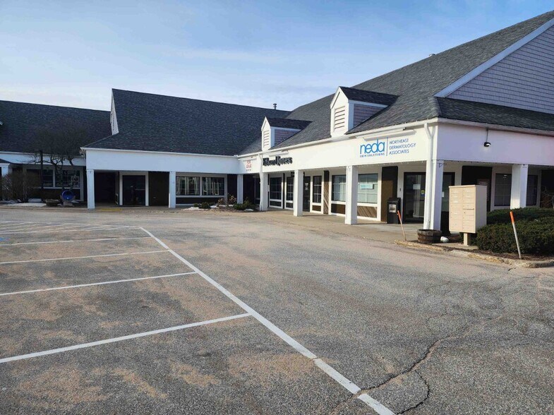 More Photos Of 1976 White Mountain Hwy, North Conway Storefront Retail Office For Lease